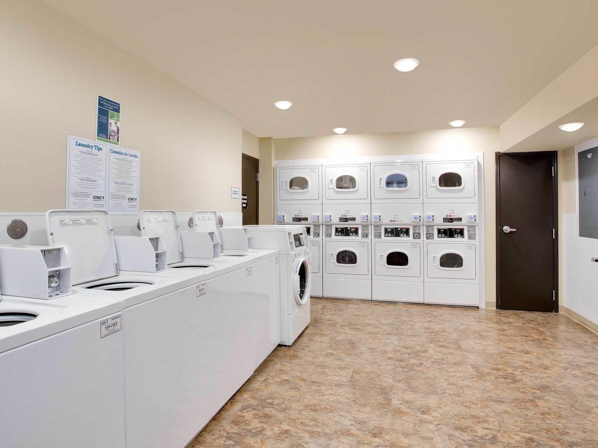 Woodspring Suites Frederick I-70 מראה חיצוני תמונה